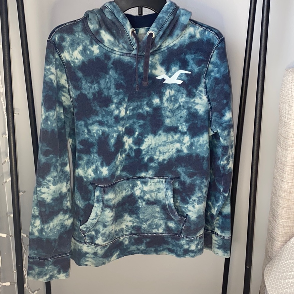 American Eagle white and blue tie dyed sweatshirt